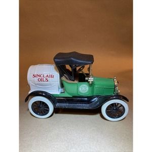 Ertl 1918 Ford Runabout Barrel Truck SInclair Gas & Oils Coin Bank